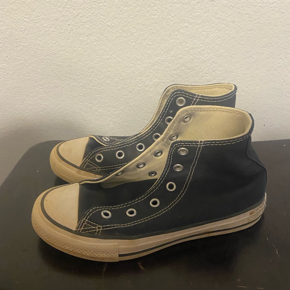 Boys Black High-Top Sneakers converse size 1.5